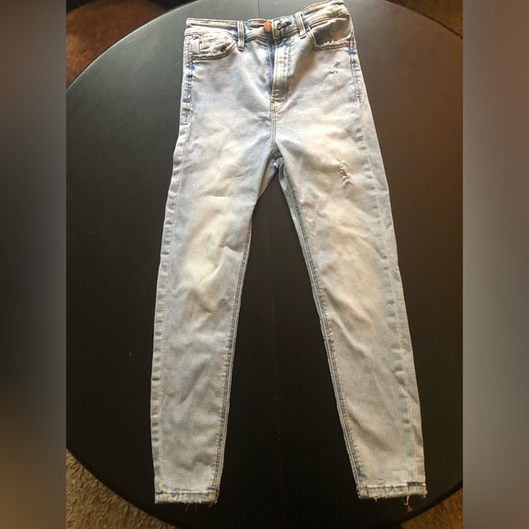 Women’s Stradivarius Jeans Size 4!! ✨ - Picture 1 of 7